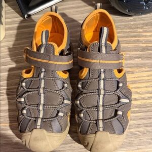 Kids Merrell Waterproof Closed-Toe Sandals - Gray & Yellow - Sizes Boys 1M